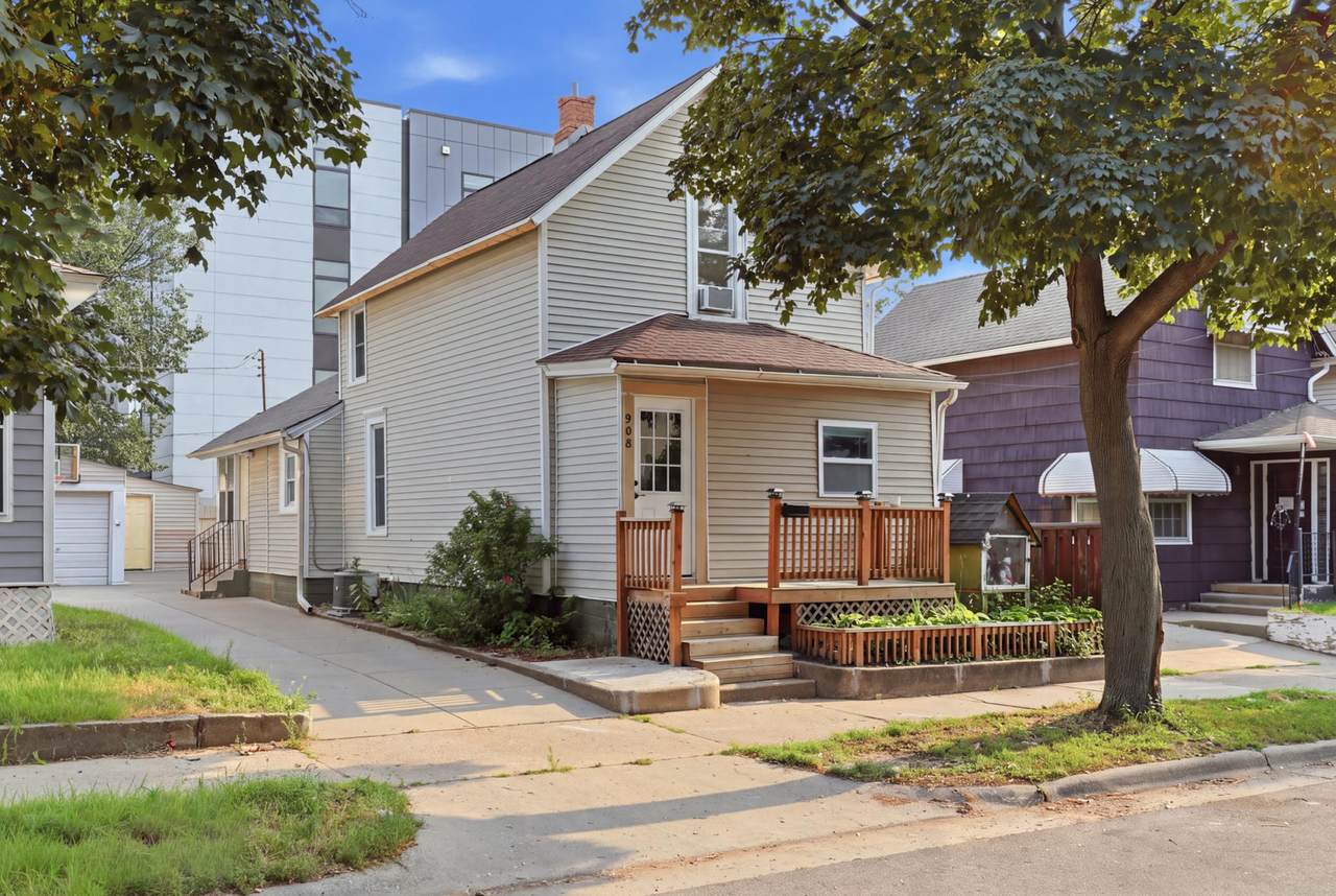908 19th Avenue - Photo 1