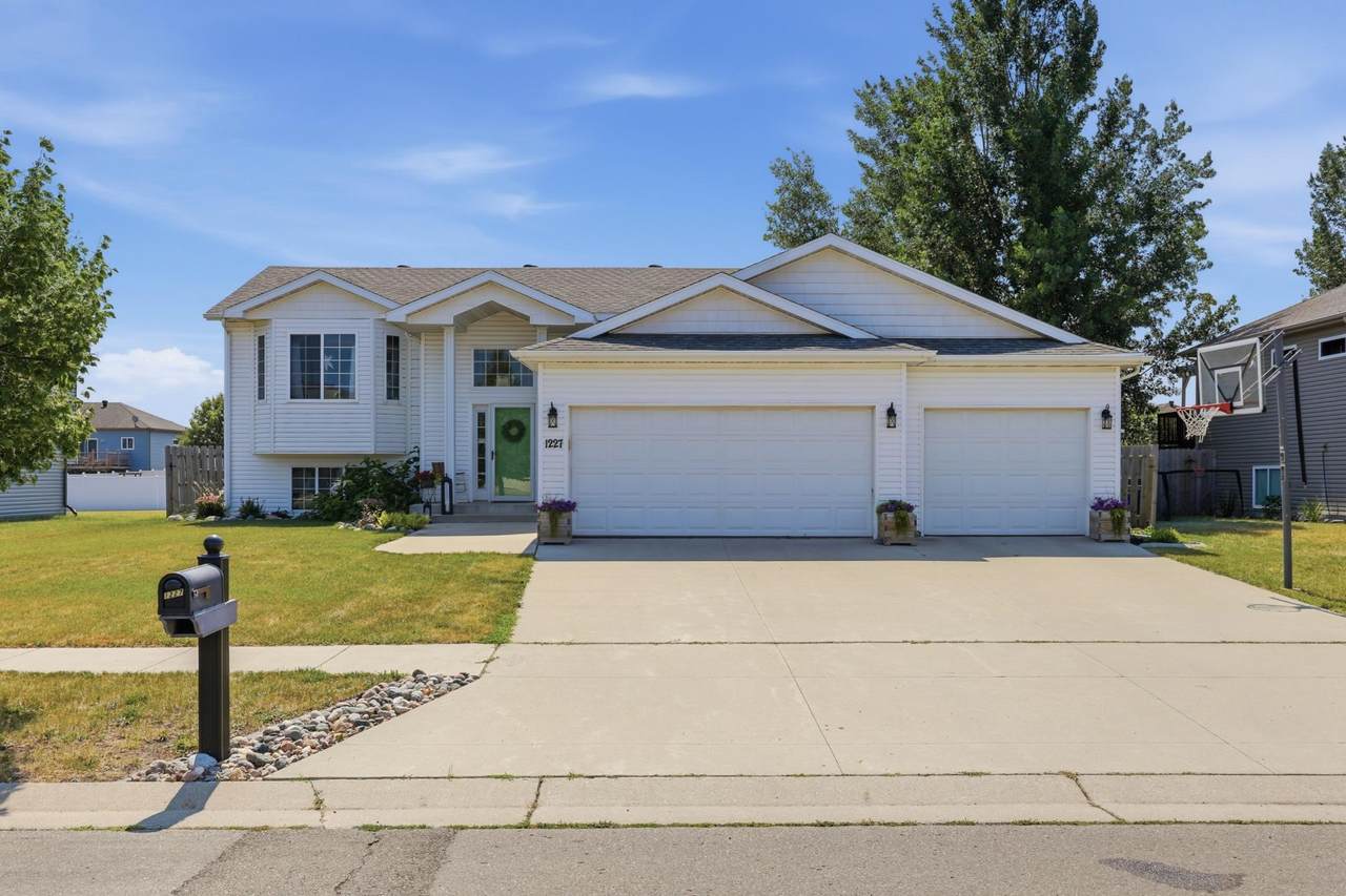 1227 38th Avenue - Photo 1