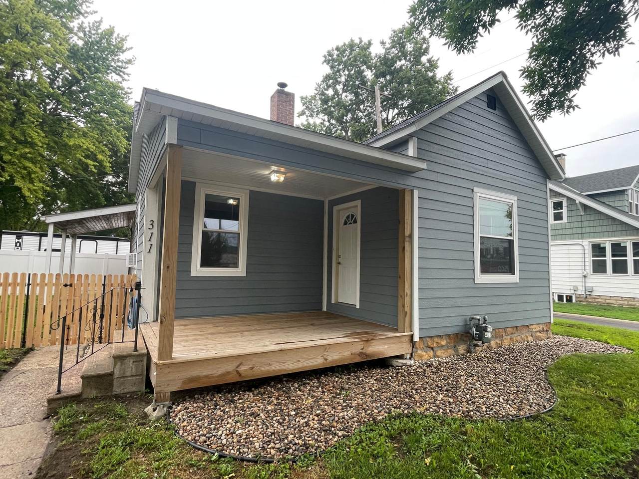 311 Range Street - Photo 1