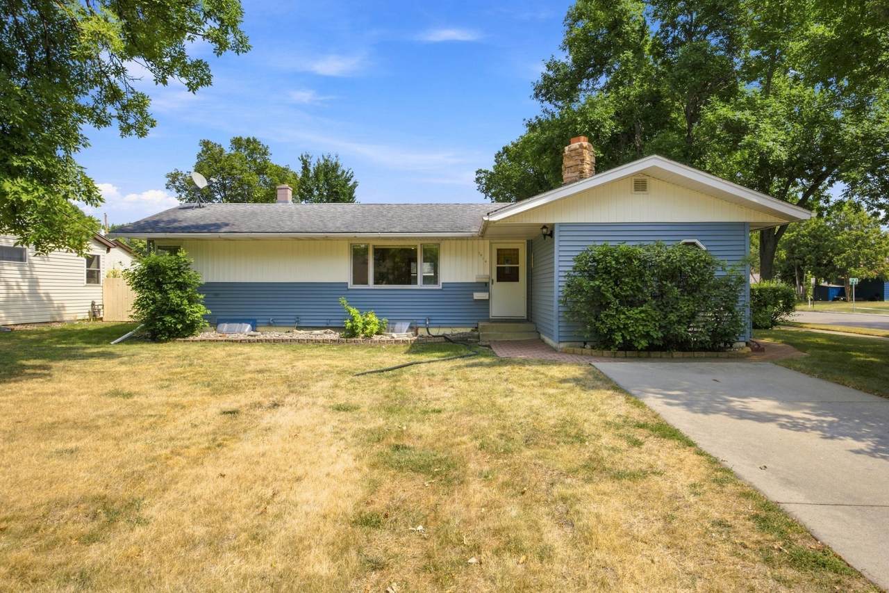 1914 15th Street - Photo 1