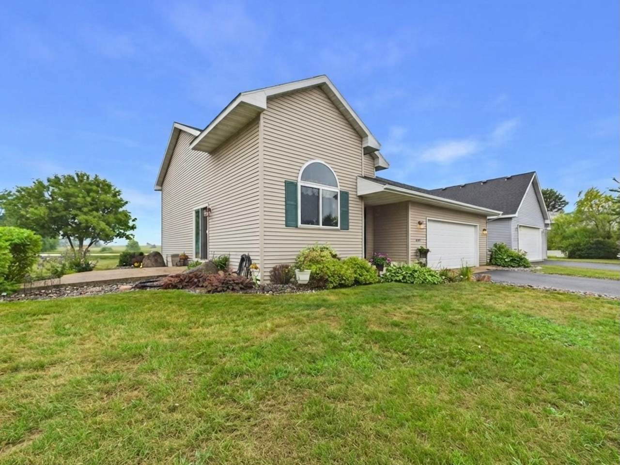 1670 Peach Court - Photo 1