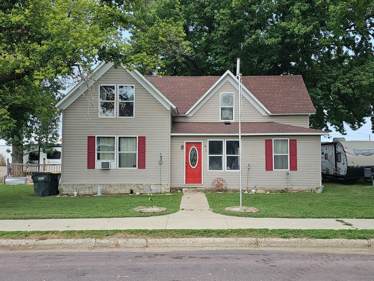 107 2nd Avenue - Photo 1
