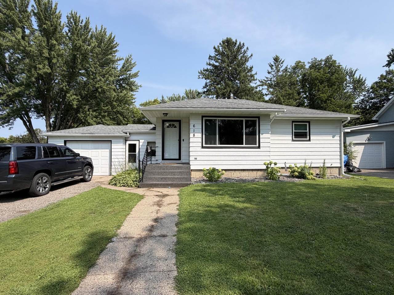 618 Miller Avenue - Photo 1