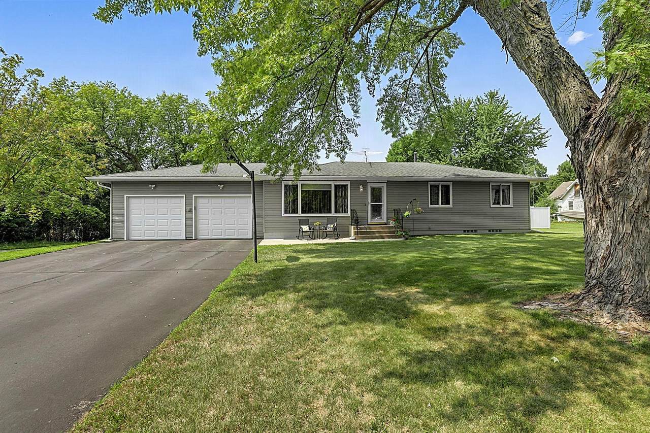 3025 Aadland Avenue - Photo 1