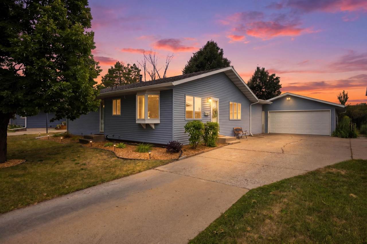 519 Appletree Lane - Photo 1