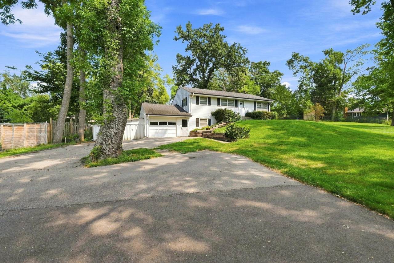 17924 Bell Circle - Photo 1