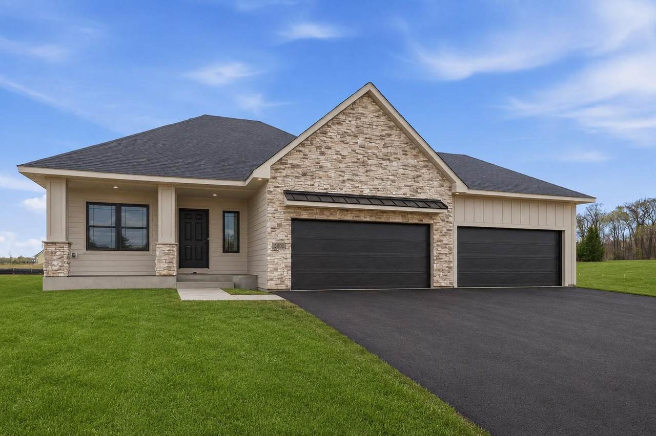 909 Acorn Court - Photo 1