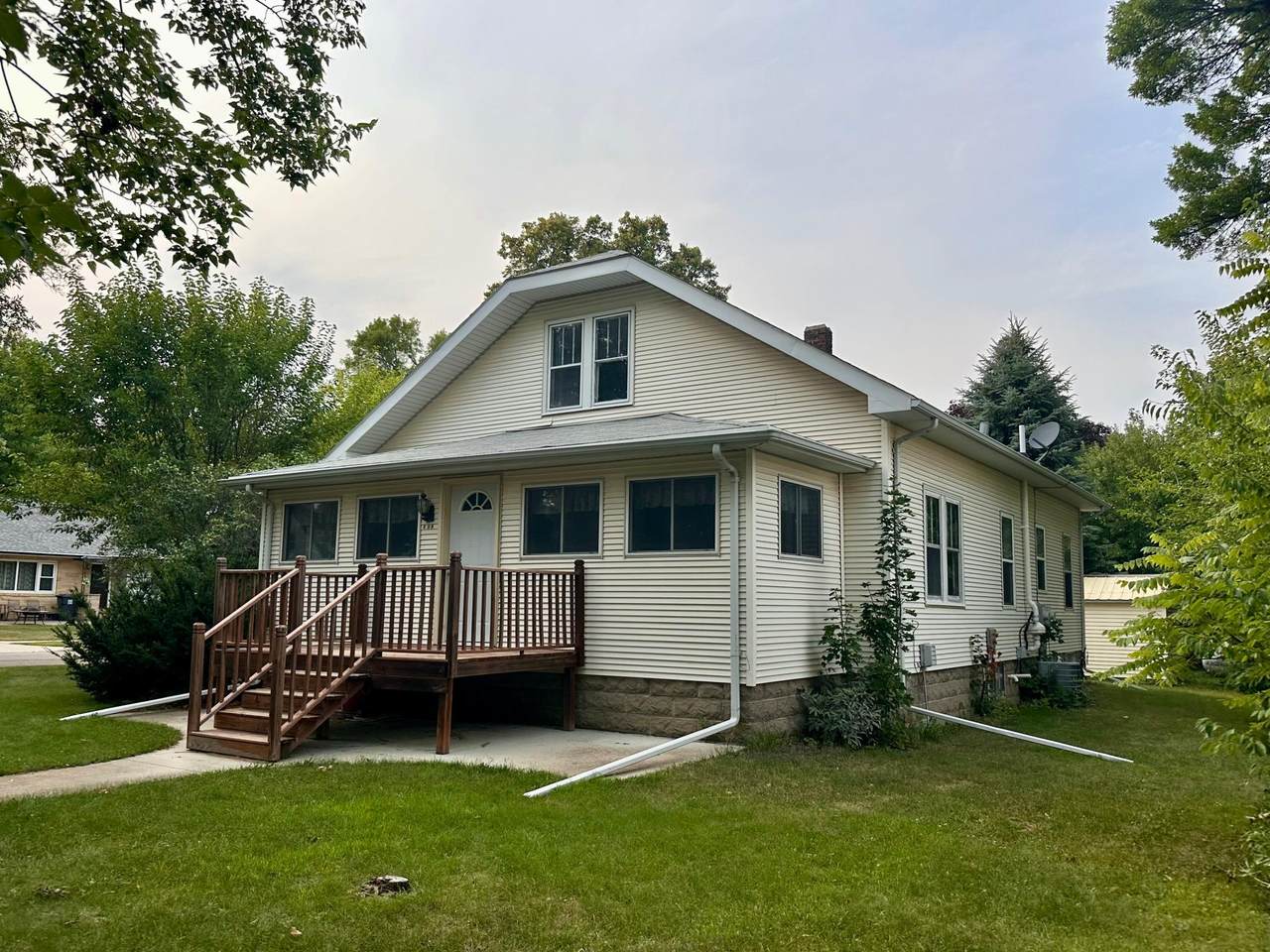 221 Saxon Street - Photo 1