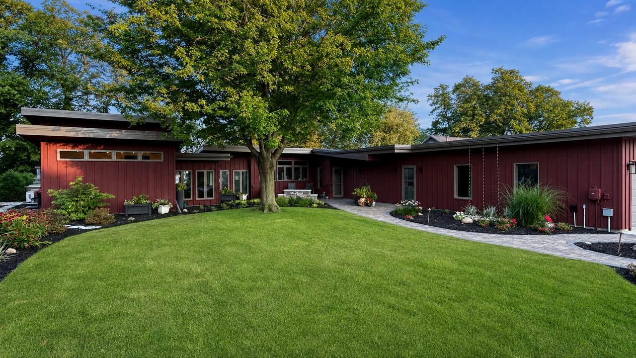 4422 Washington Boulevard - Photo 1