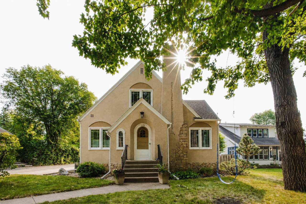 1101 Summit Avenue - Photo 1