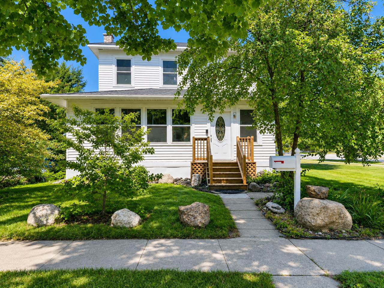 319 5th Street - Photo 1