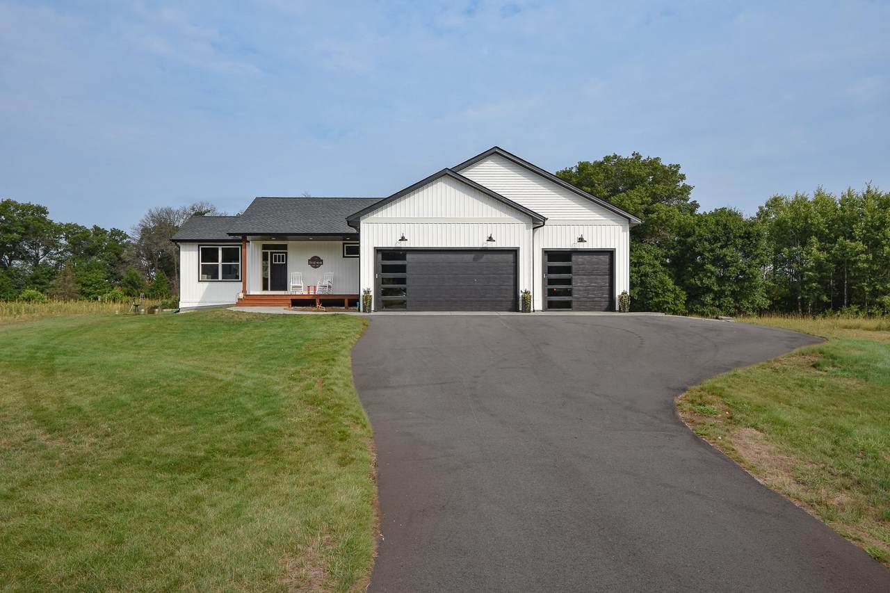 16602 87th Street - Photo 1