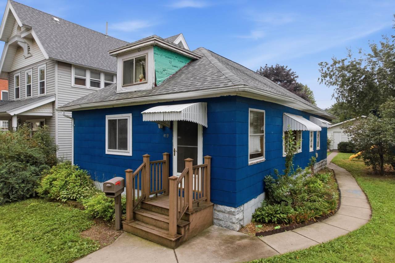419 Broadway Street - Photo 1
