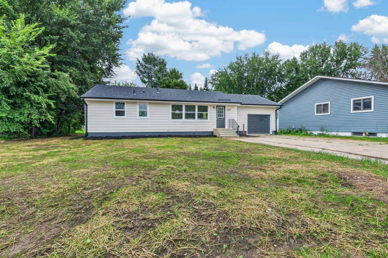 1211 Sunnyside Drive - Photo 1