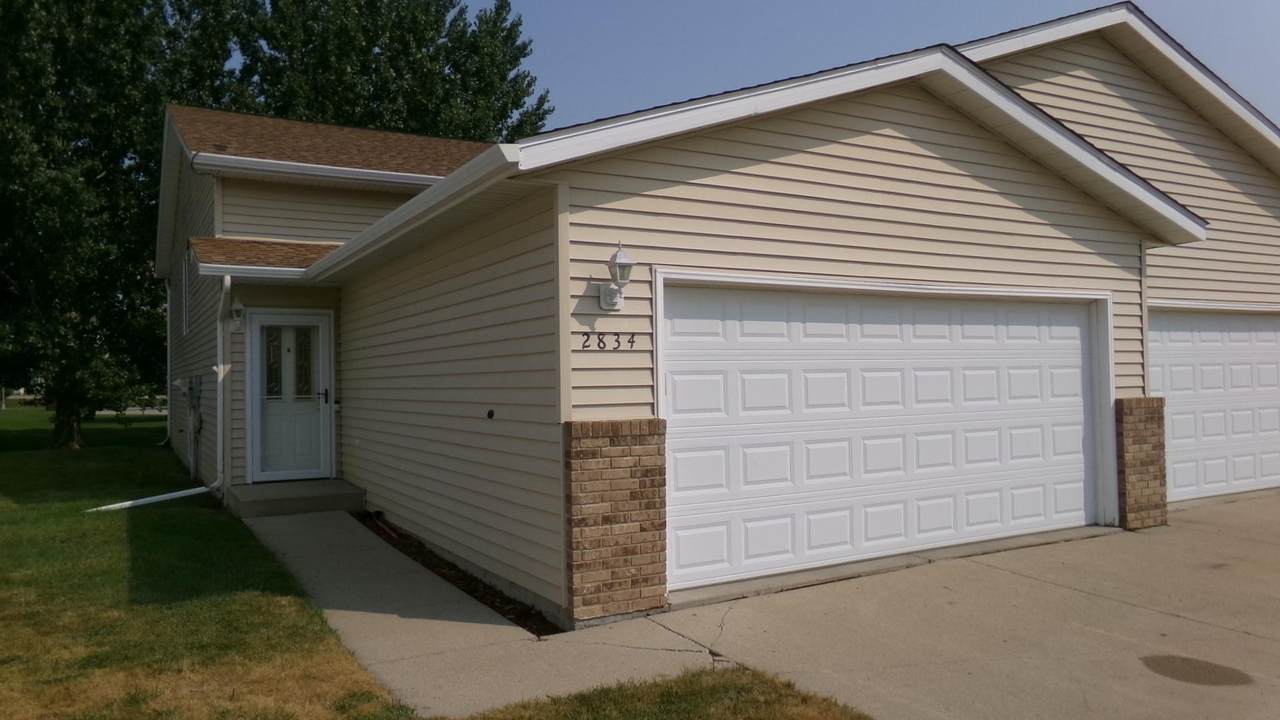 2834 Dakota Park Circle - Photo 1
