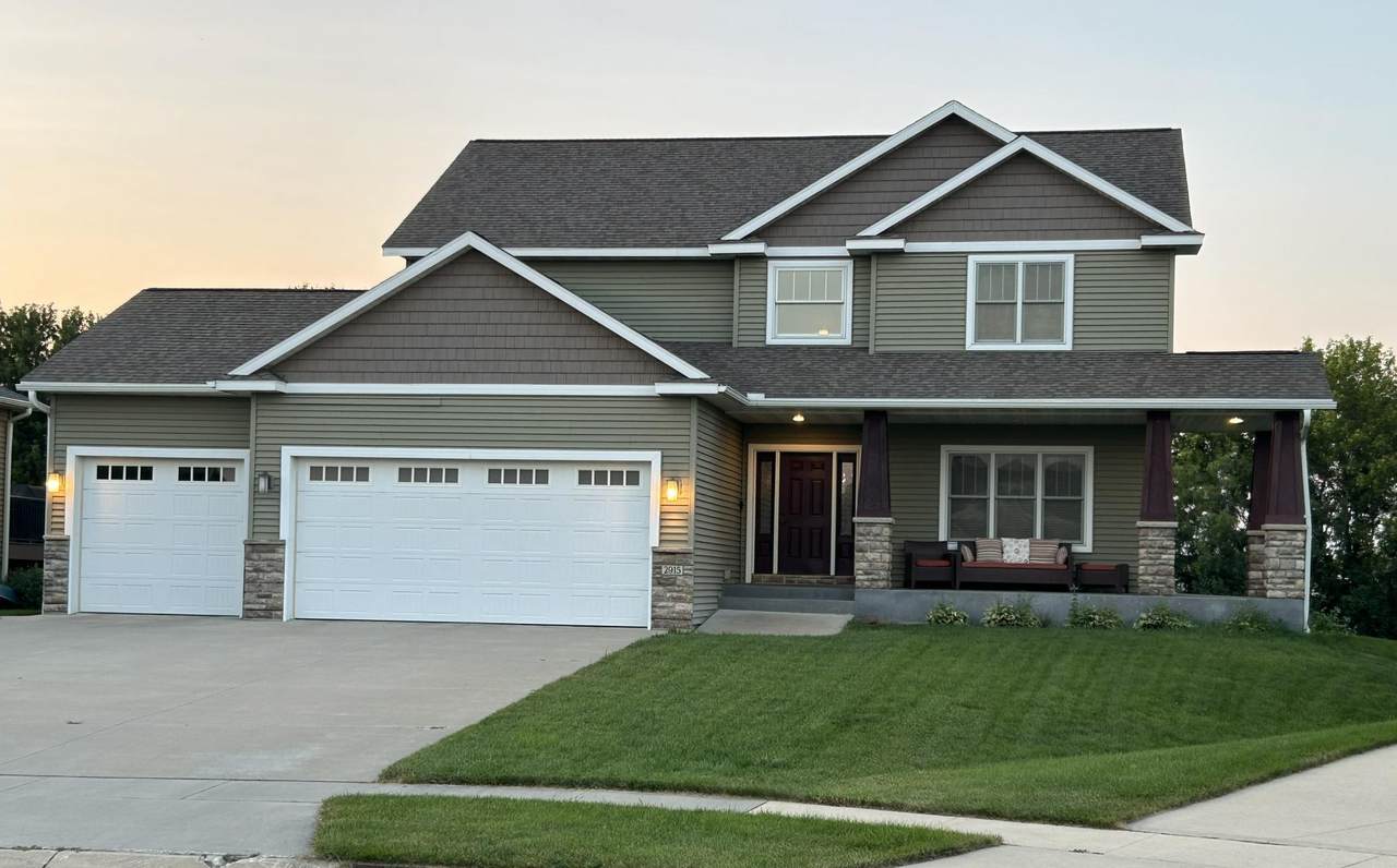 2915 Lake Vista Drive - Photo 1