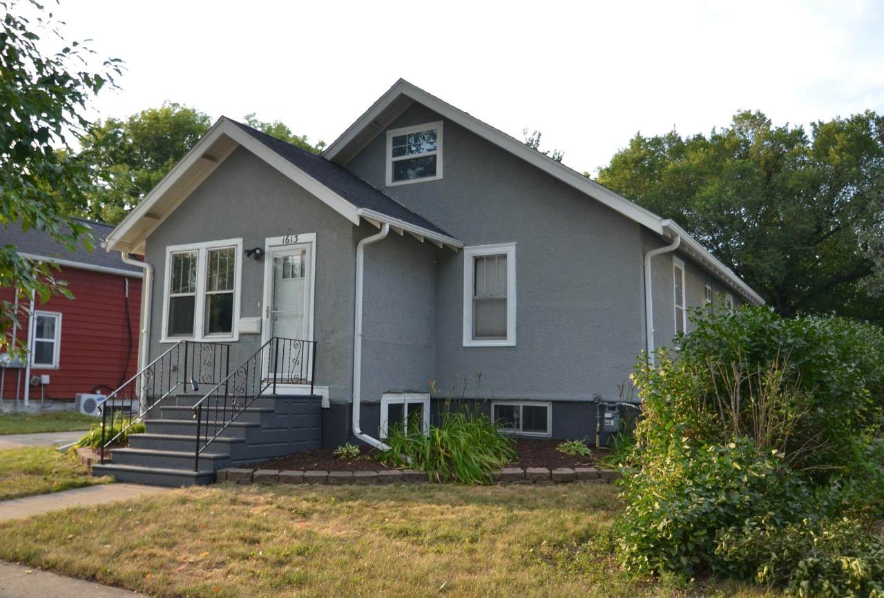 1613 2nd Avenue - Photo 1