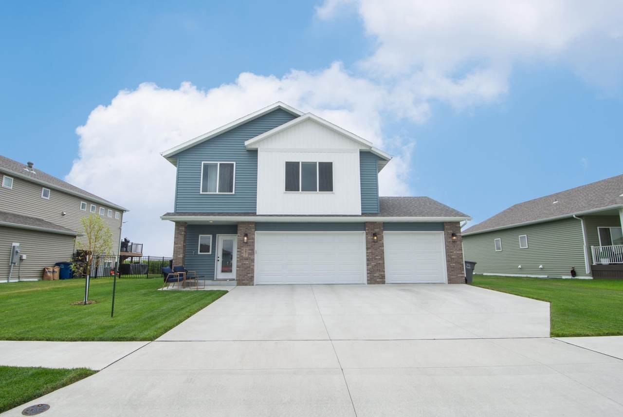 4871 Hampton Circle - Photo 1