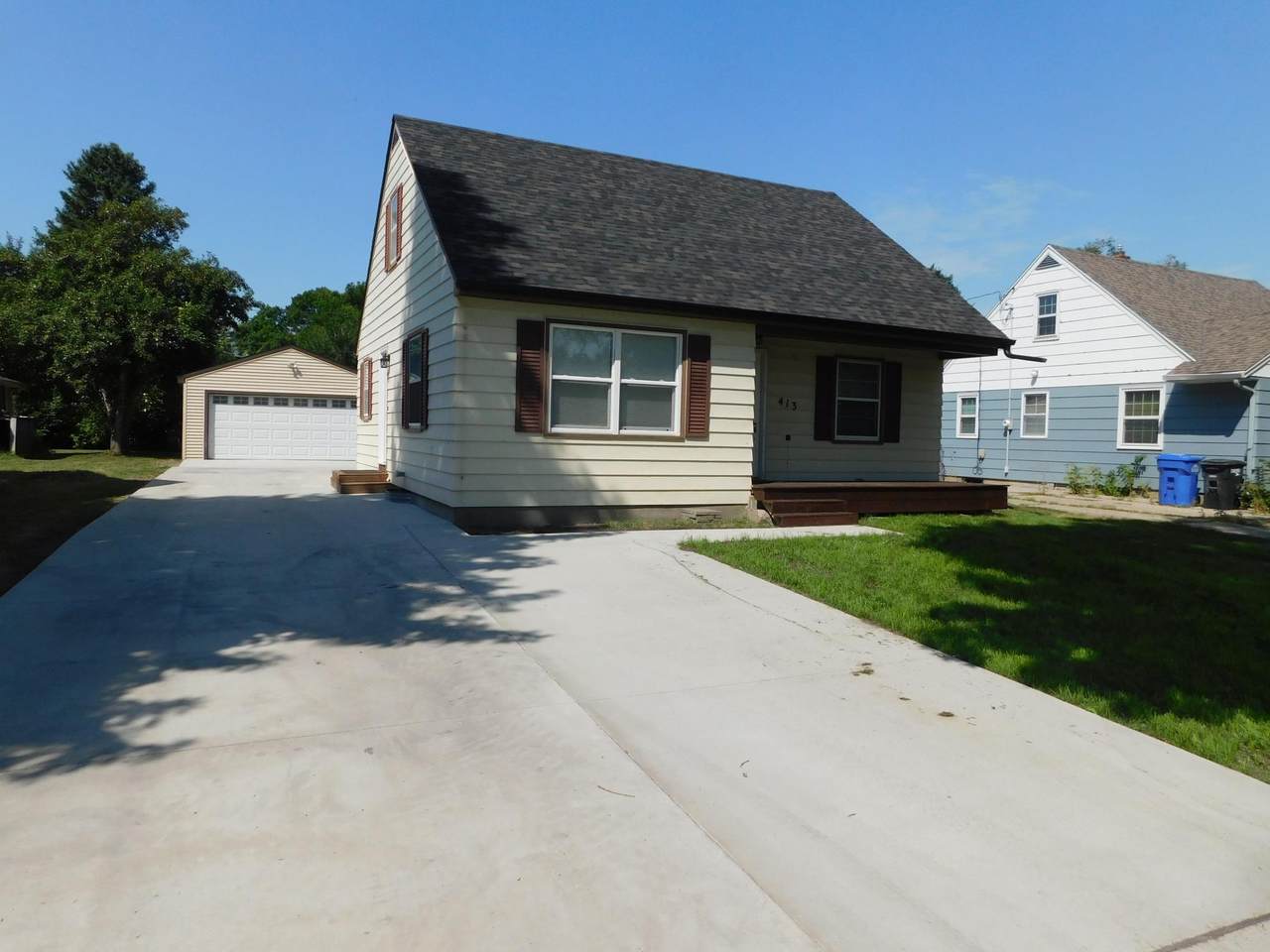 413 22nd Street - Photo 1