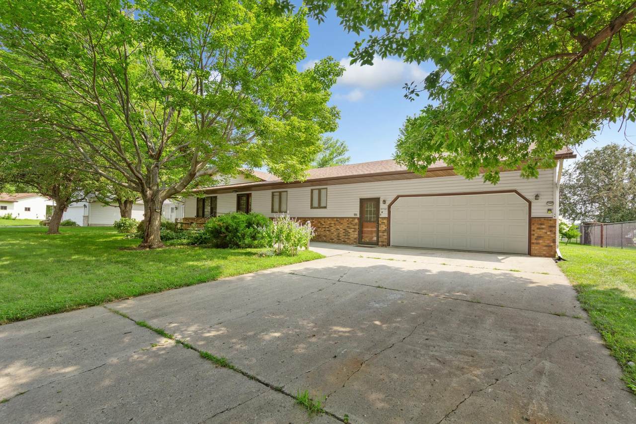 556 Karmil Place - Photo 1
