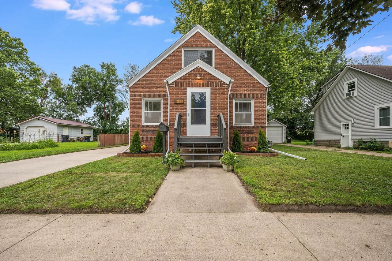 811 South Avenue - Photo 1
