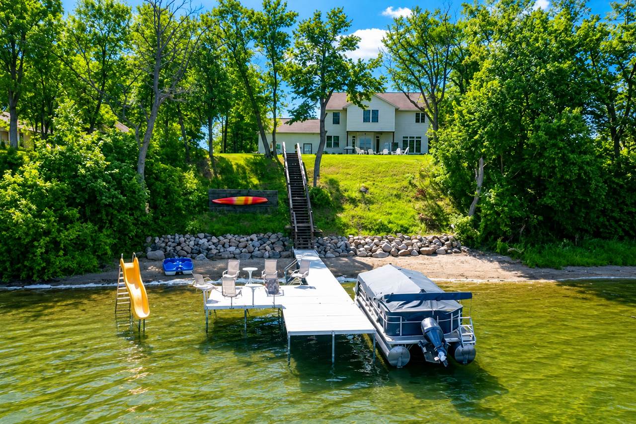 45207 Lamplight Drive - Photo 1