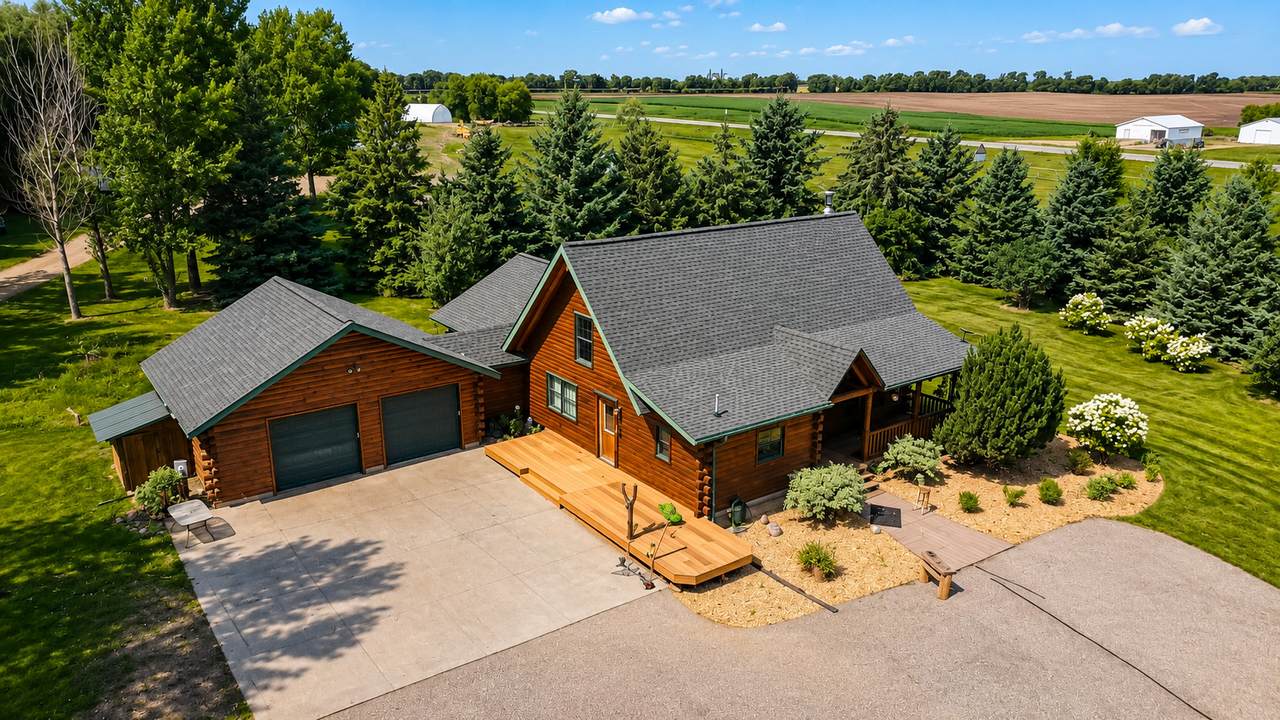 17387 185th Avenue - Photo 1