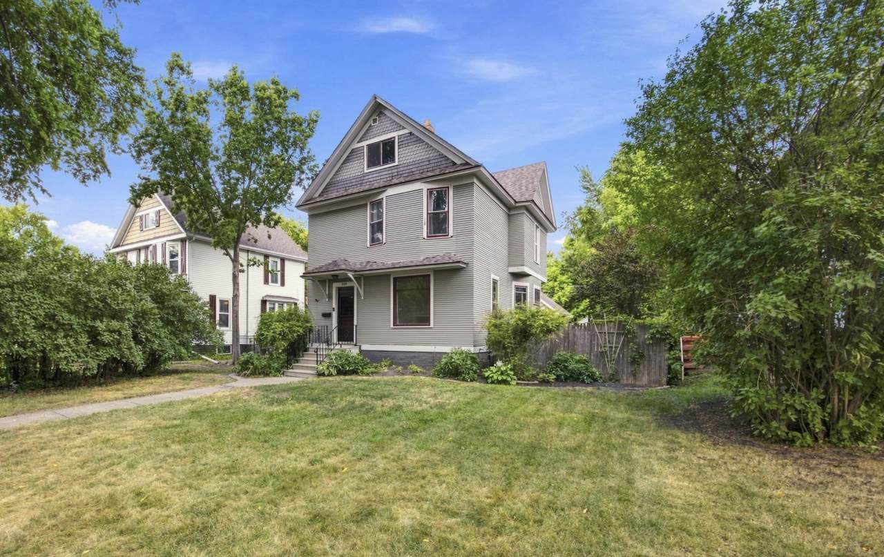 819 8th Avenue - Photo 1
