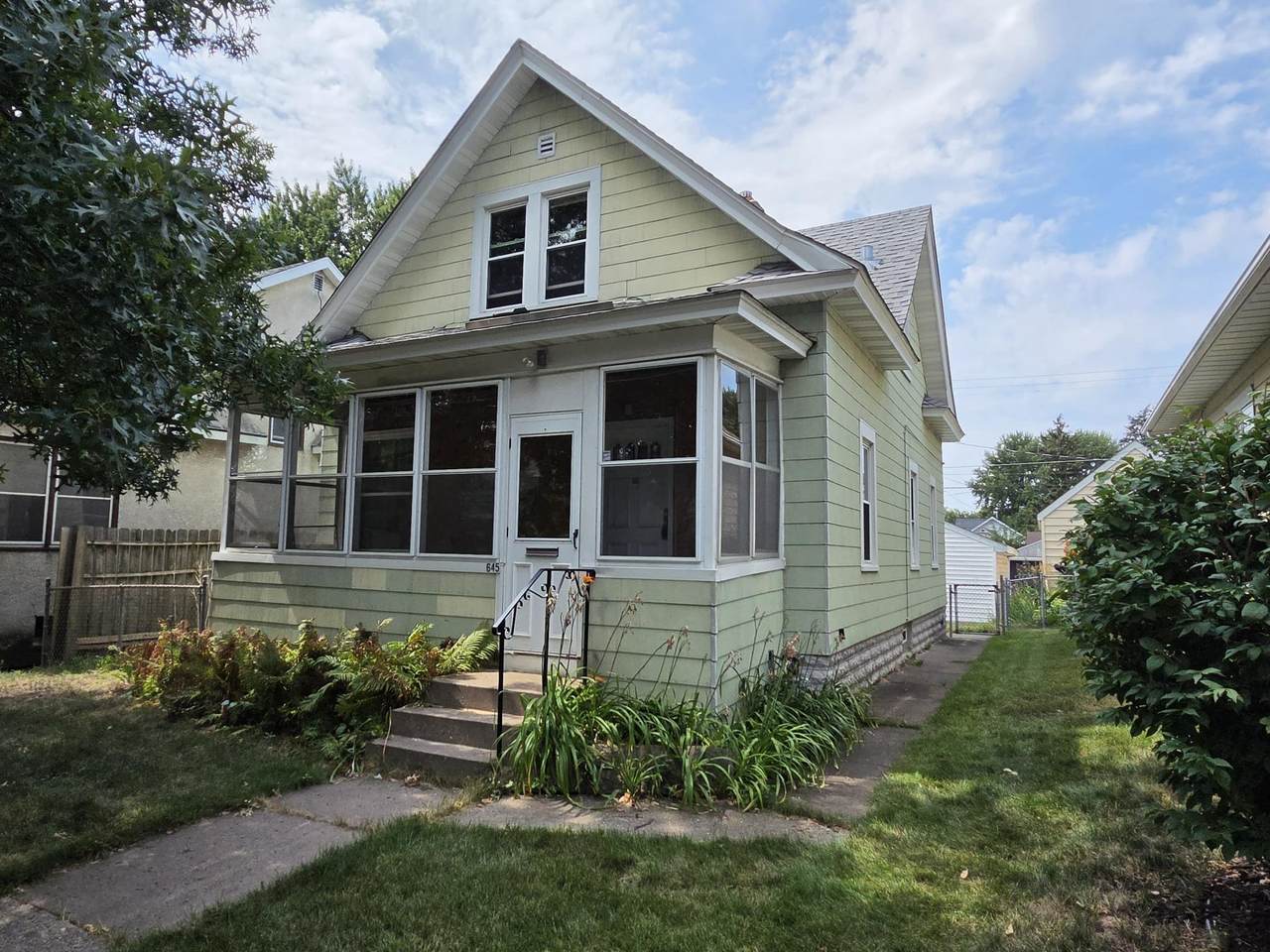645 Simpson Street - Photo 1
