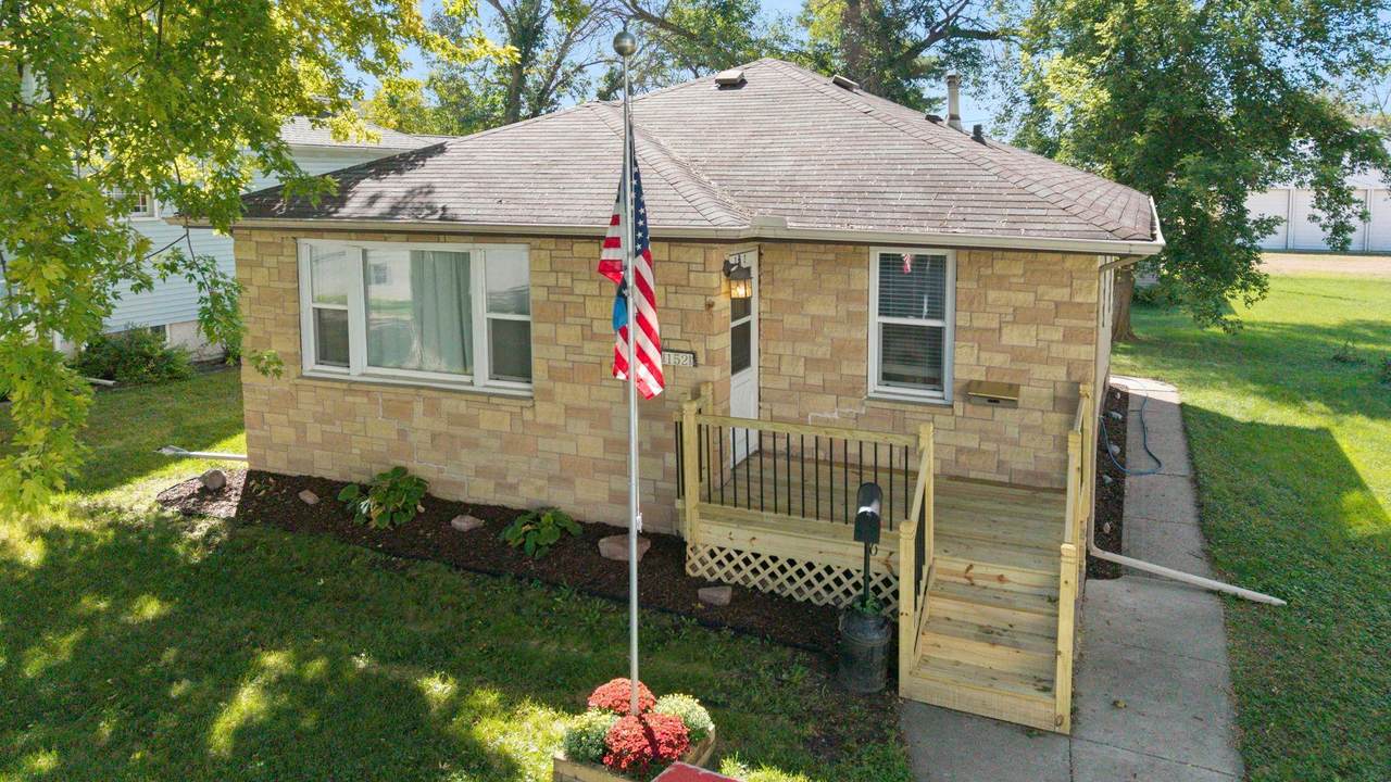 152 Boulevard Avenue - Photo 1