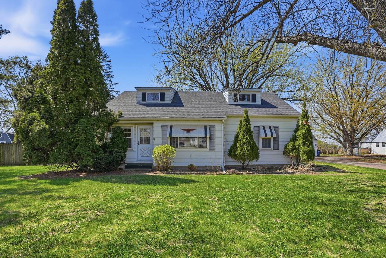 15717 Clayton Avenue - Photo 1