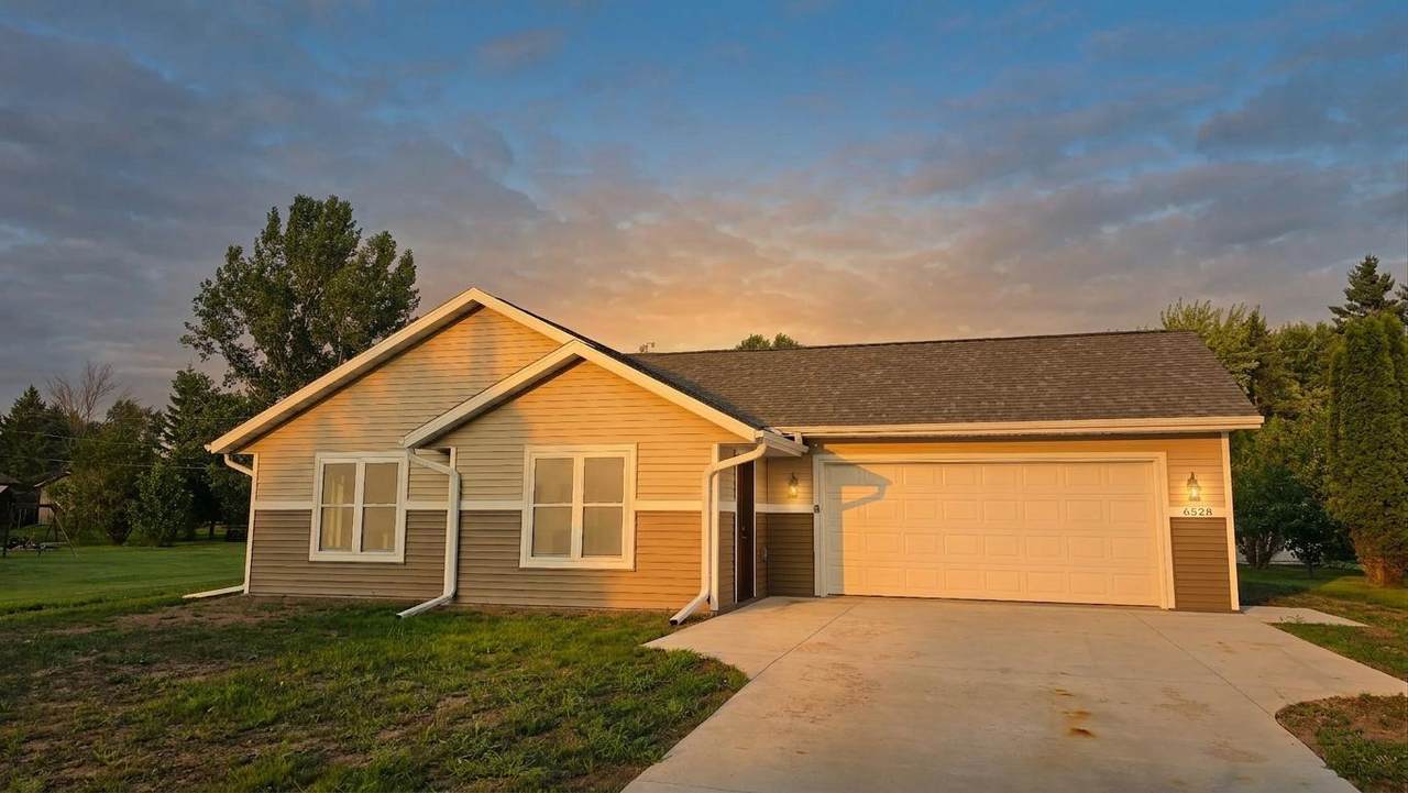 6528 John Avenue - Photo 1