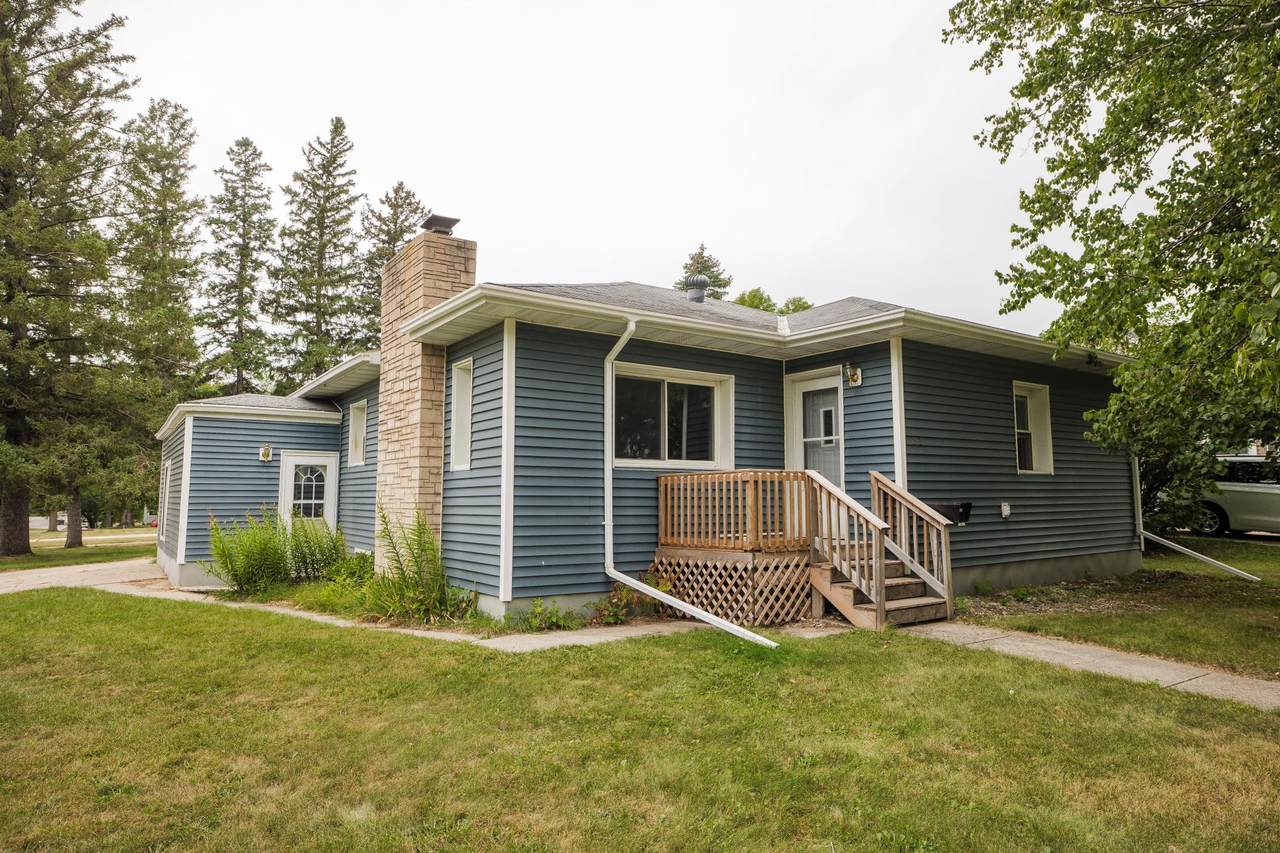 22 California Avenue - Photo 1