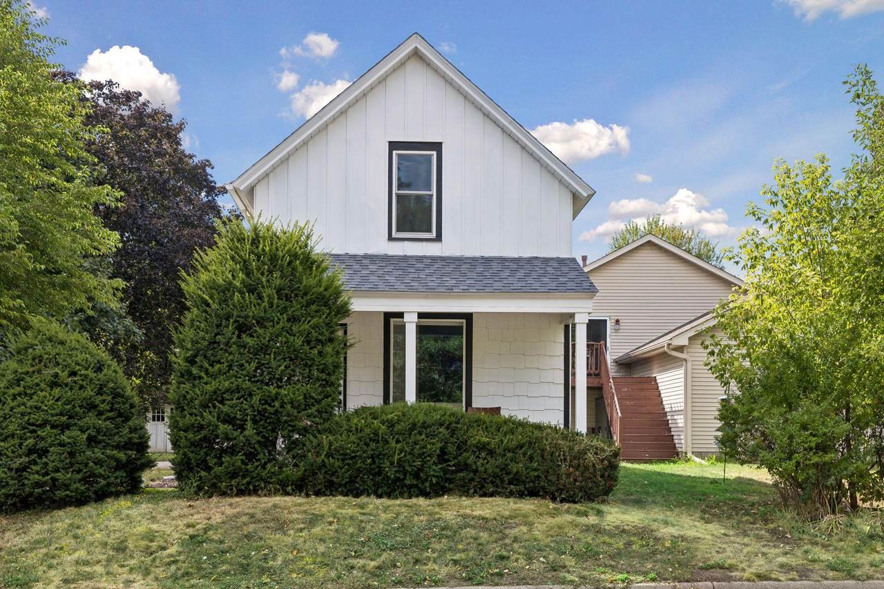 704 7th Avenue - Photo 1
