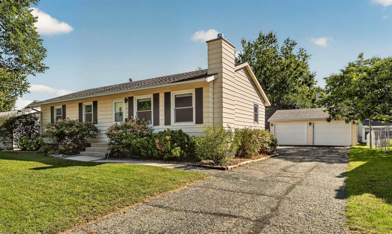 1604 9th Avenue - Photo 1