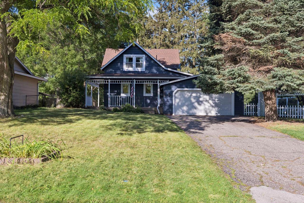 239 Oakwood Drive - Photo 1