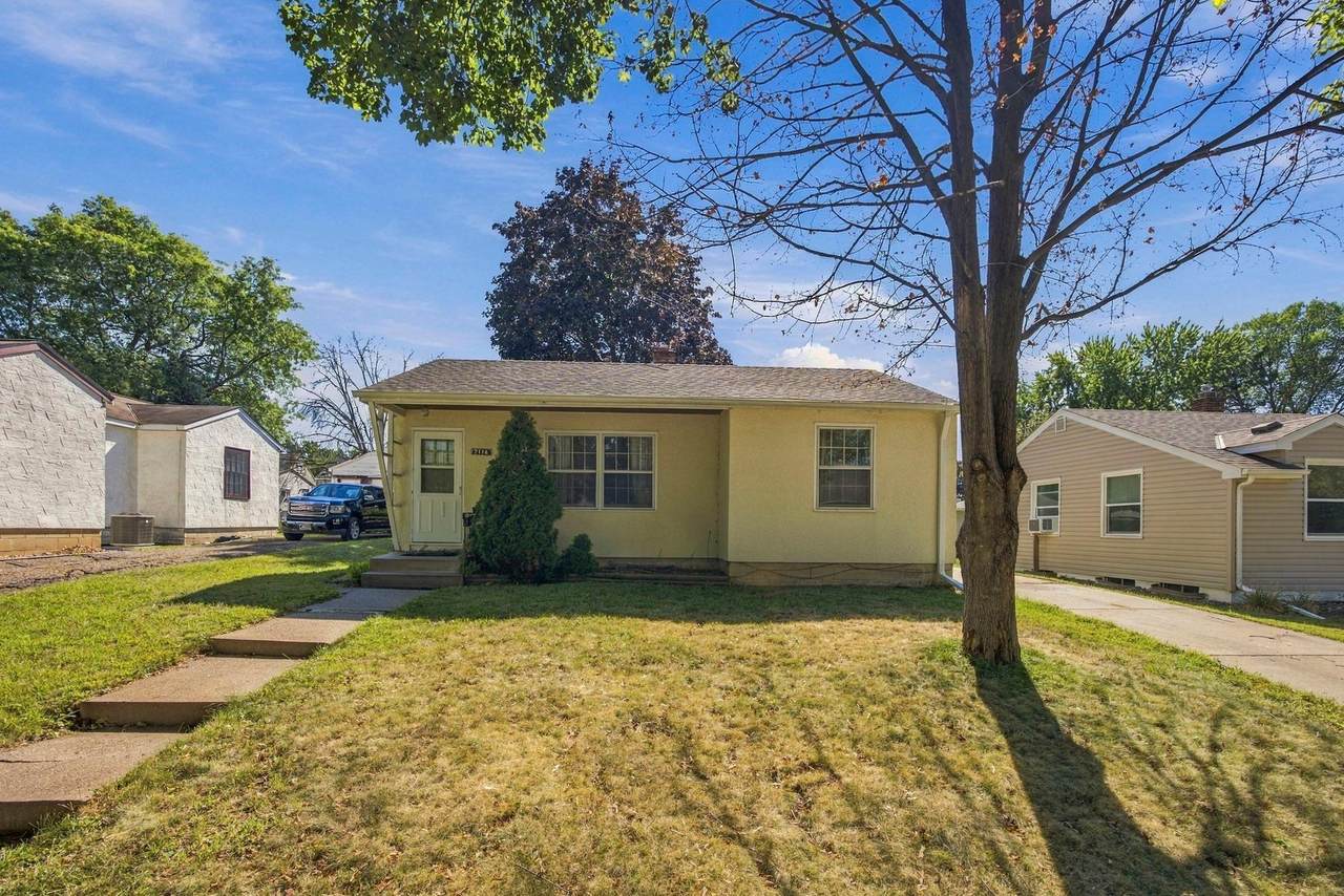 2116 Fremont Avenue - Photo 1