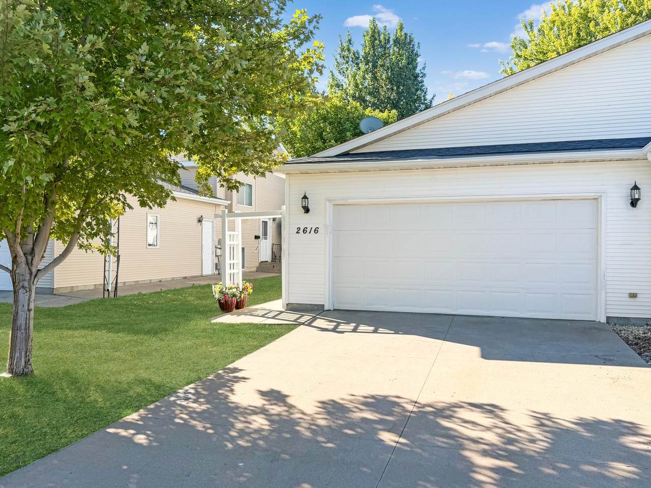 2616 35th Avenue - Photo 1