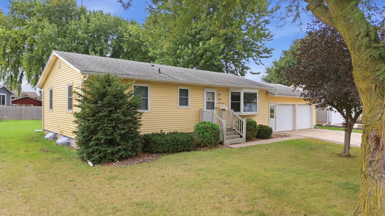 628 13th Avenue - Photo 1