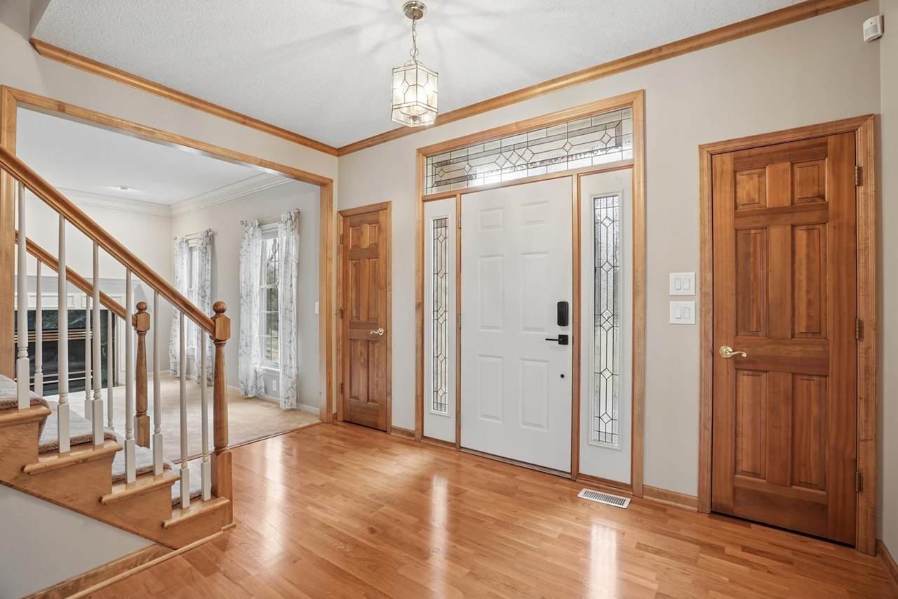 8781 Royal Court - Photo 1
