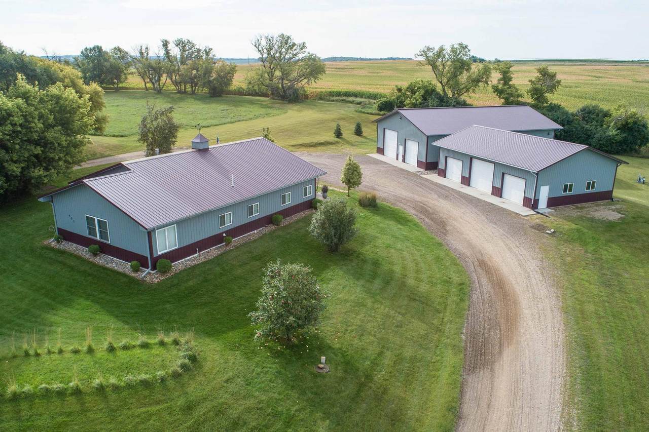 403 Prairie Avenue - Photo 1