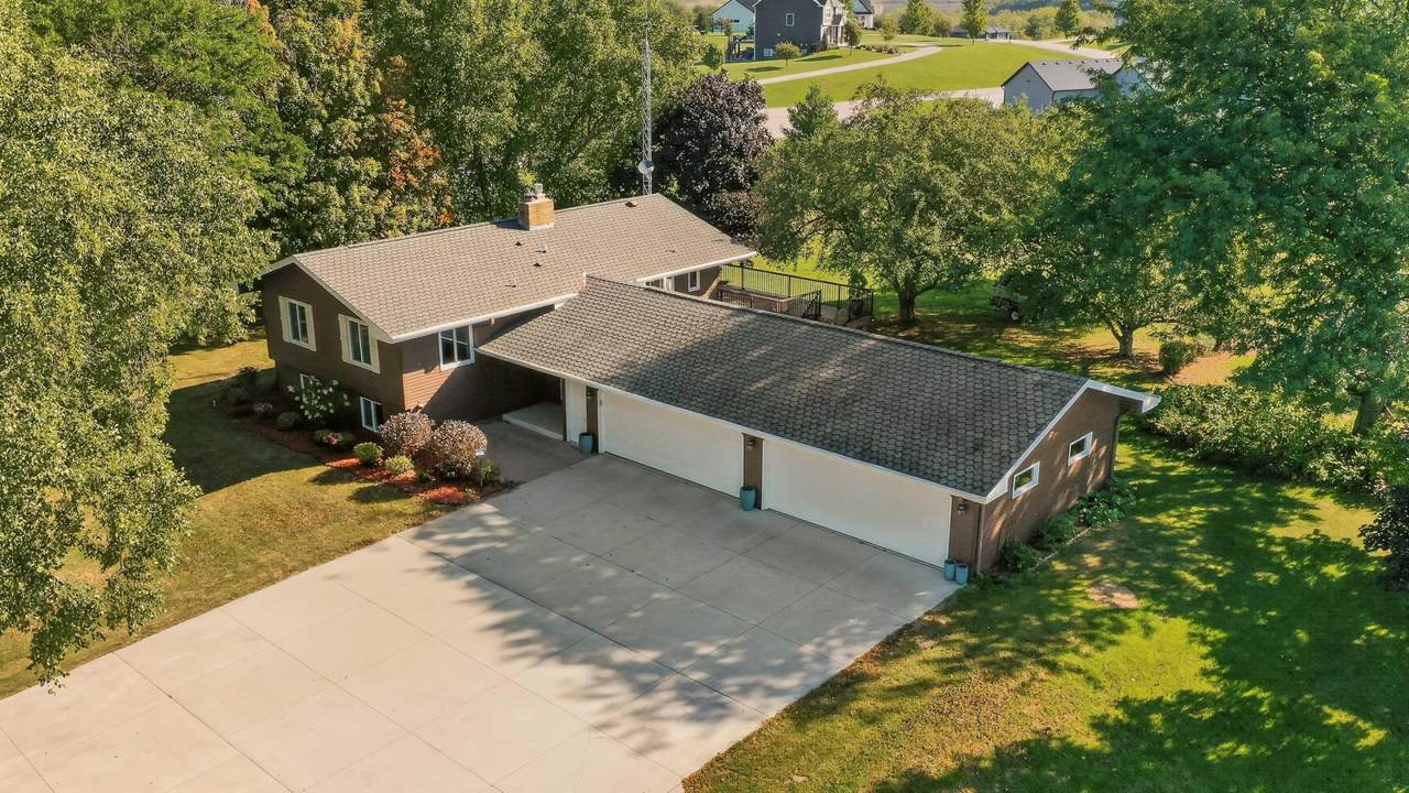 297 Majestic Road - Photo 1