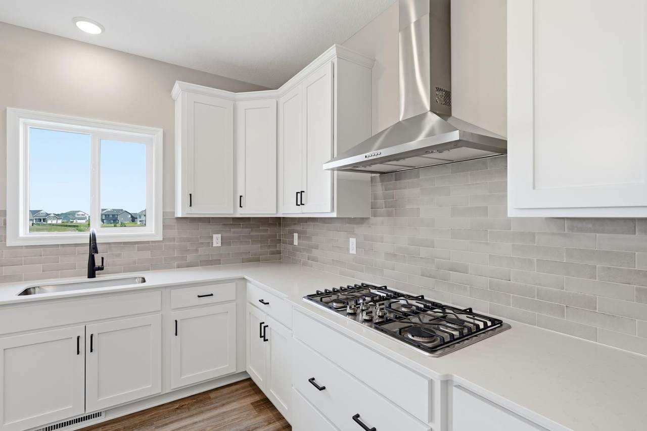 752 Rosebud Lane - Photo 1