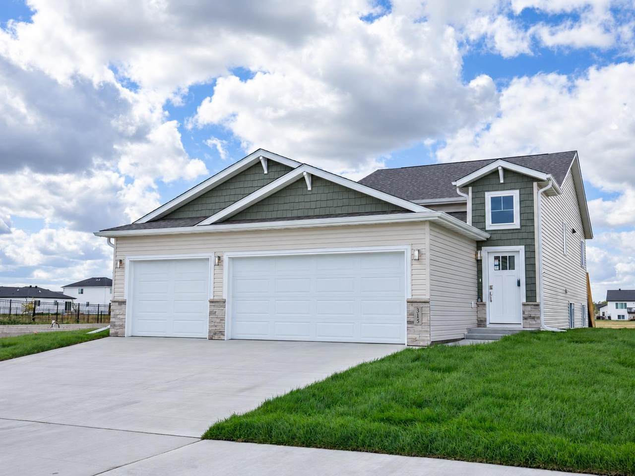315 Lionheart Drive - Photo 1