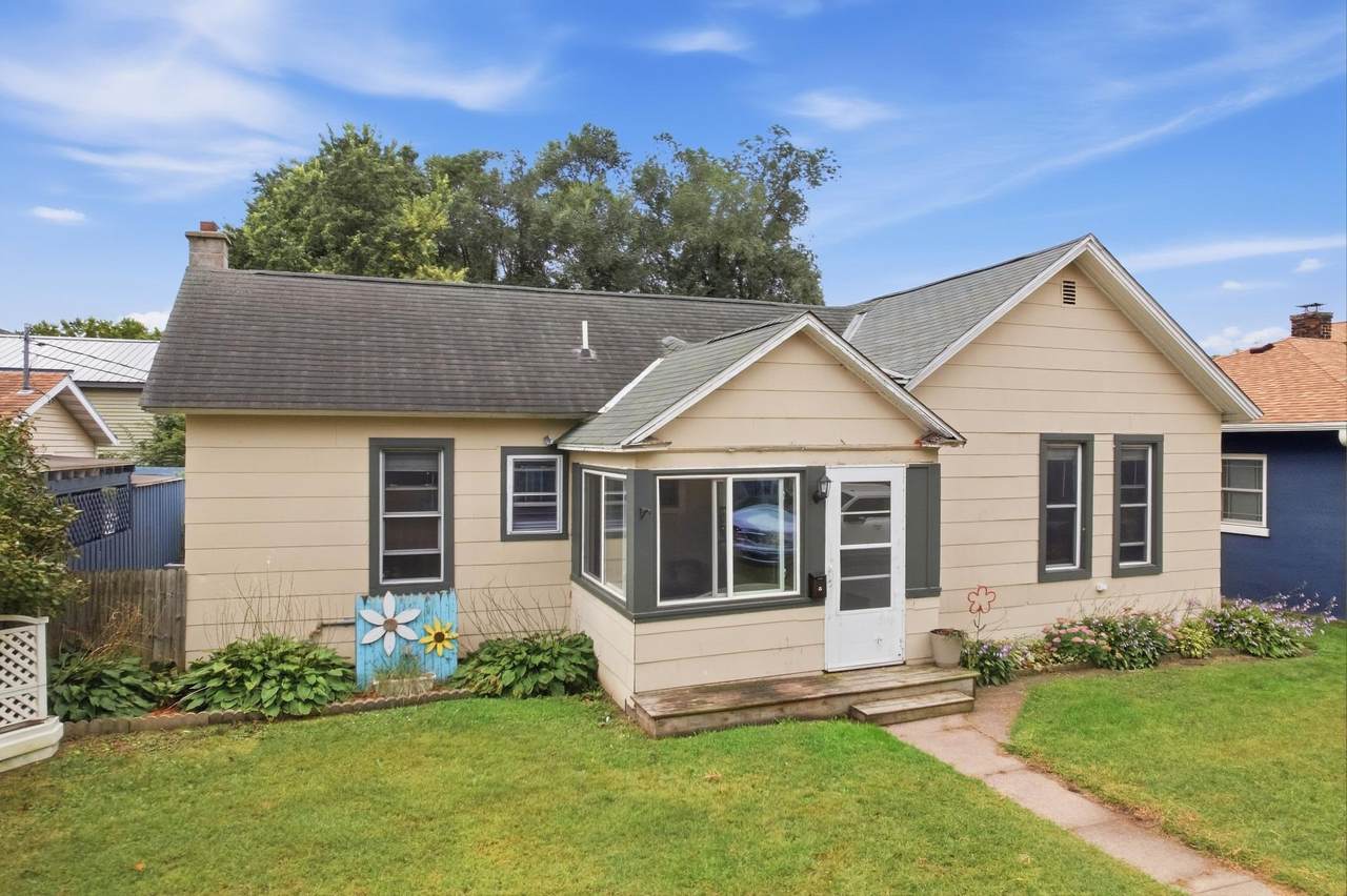 623 Howard Street - Photo 1