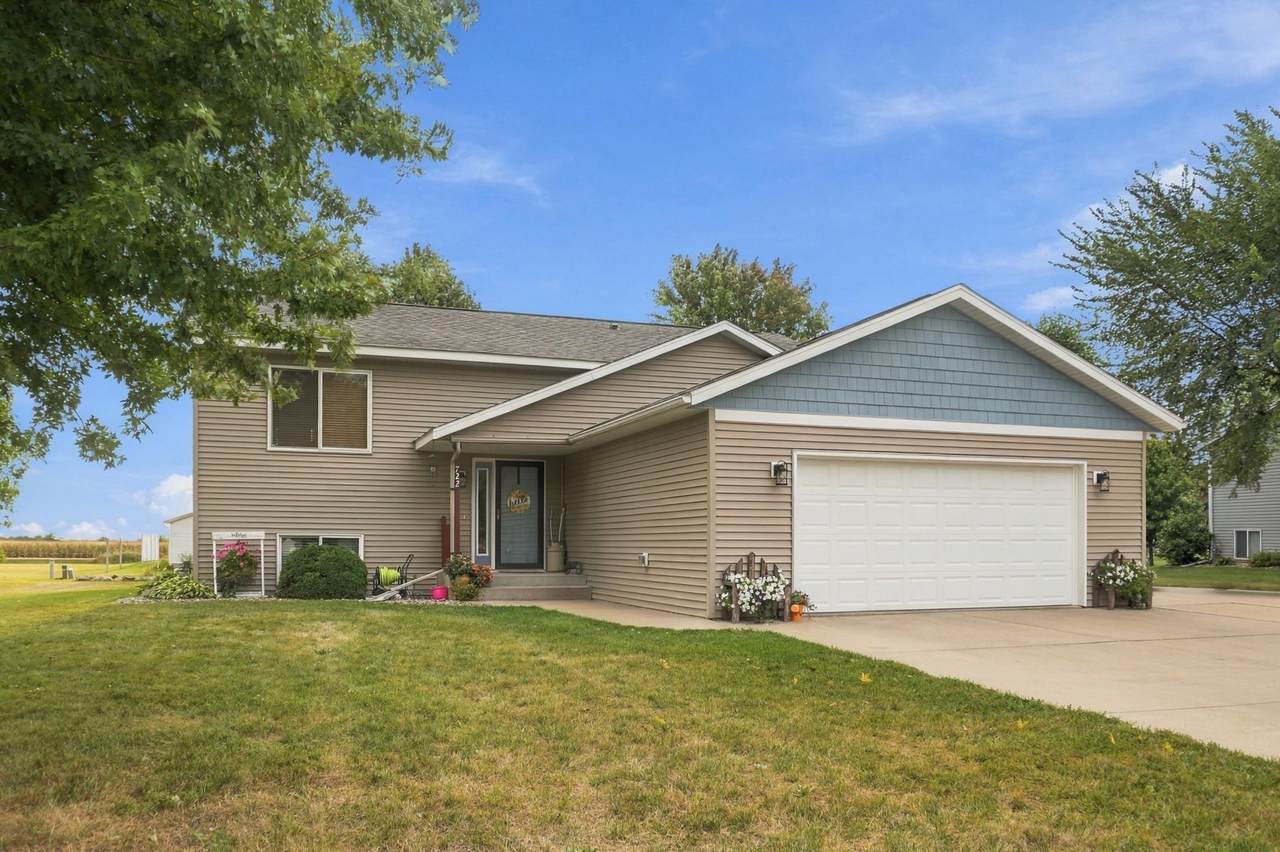 722 4th Avenue - Photo 1