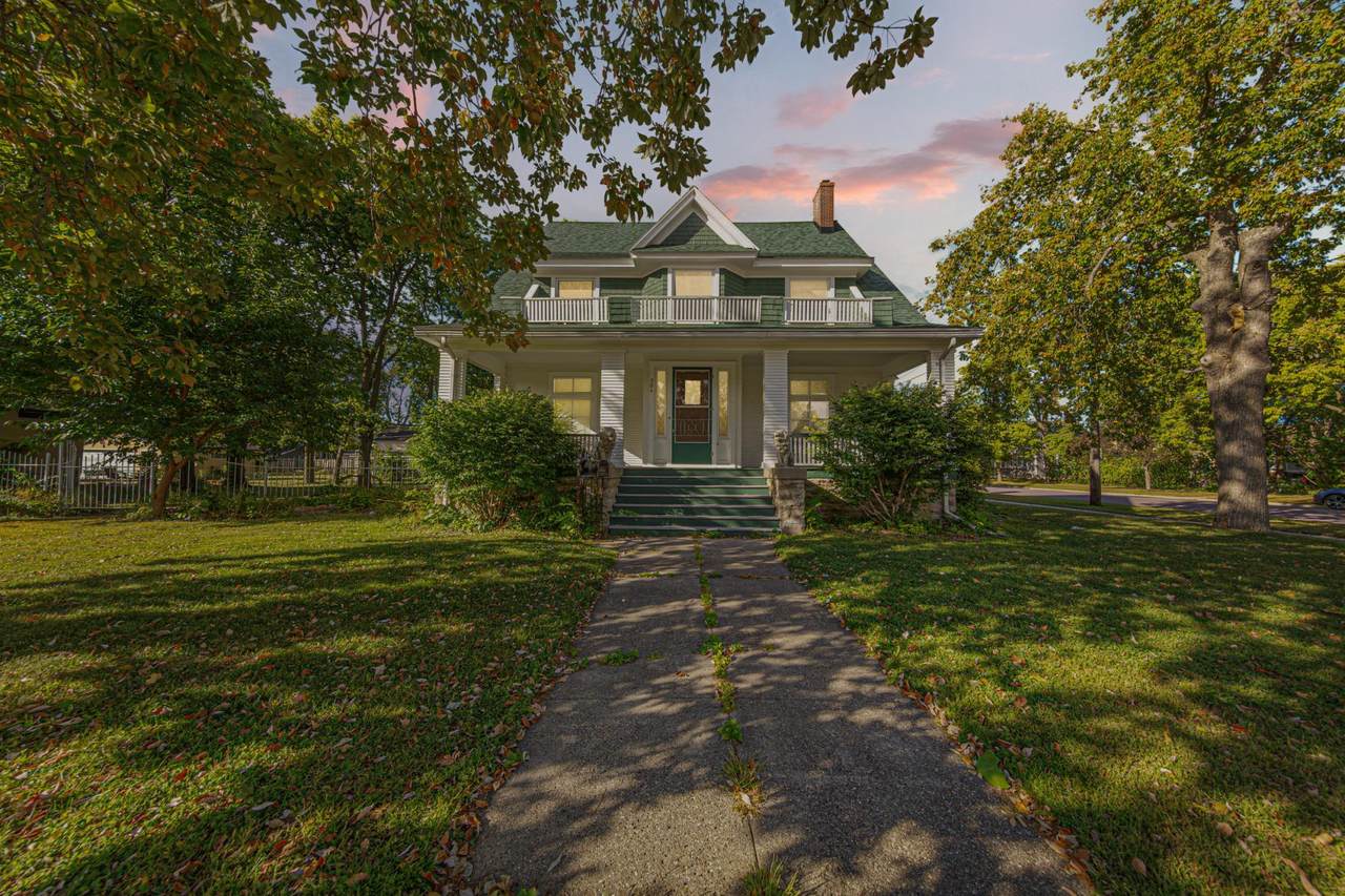 504 7th Street - Photo 1