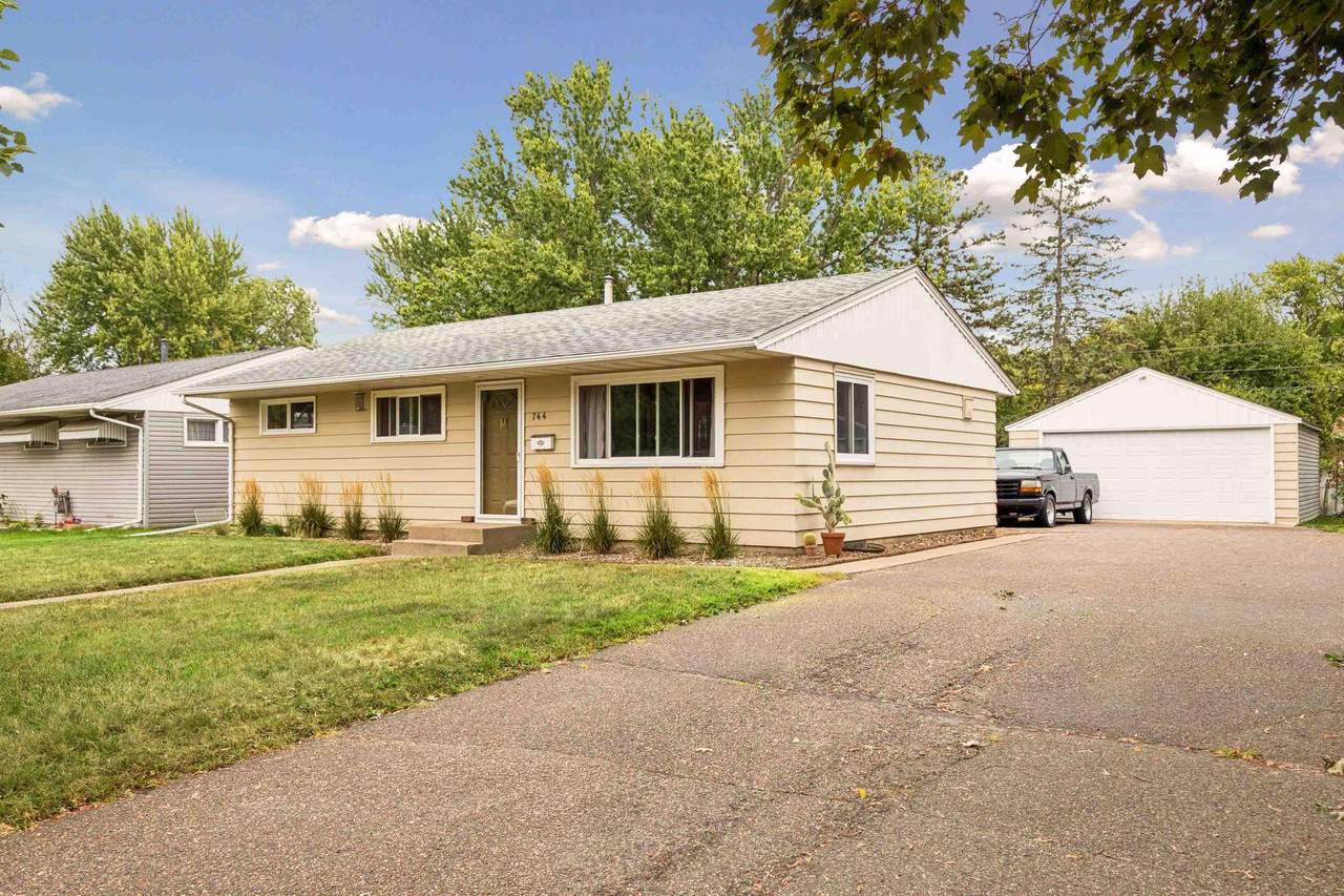 744 22nd Avenue - Photo 1