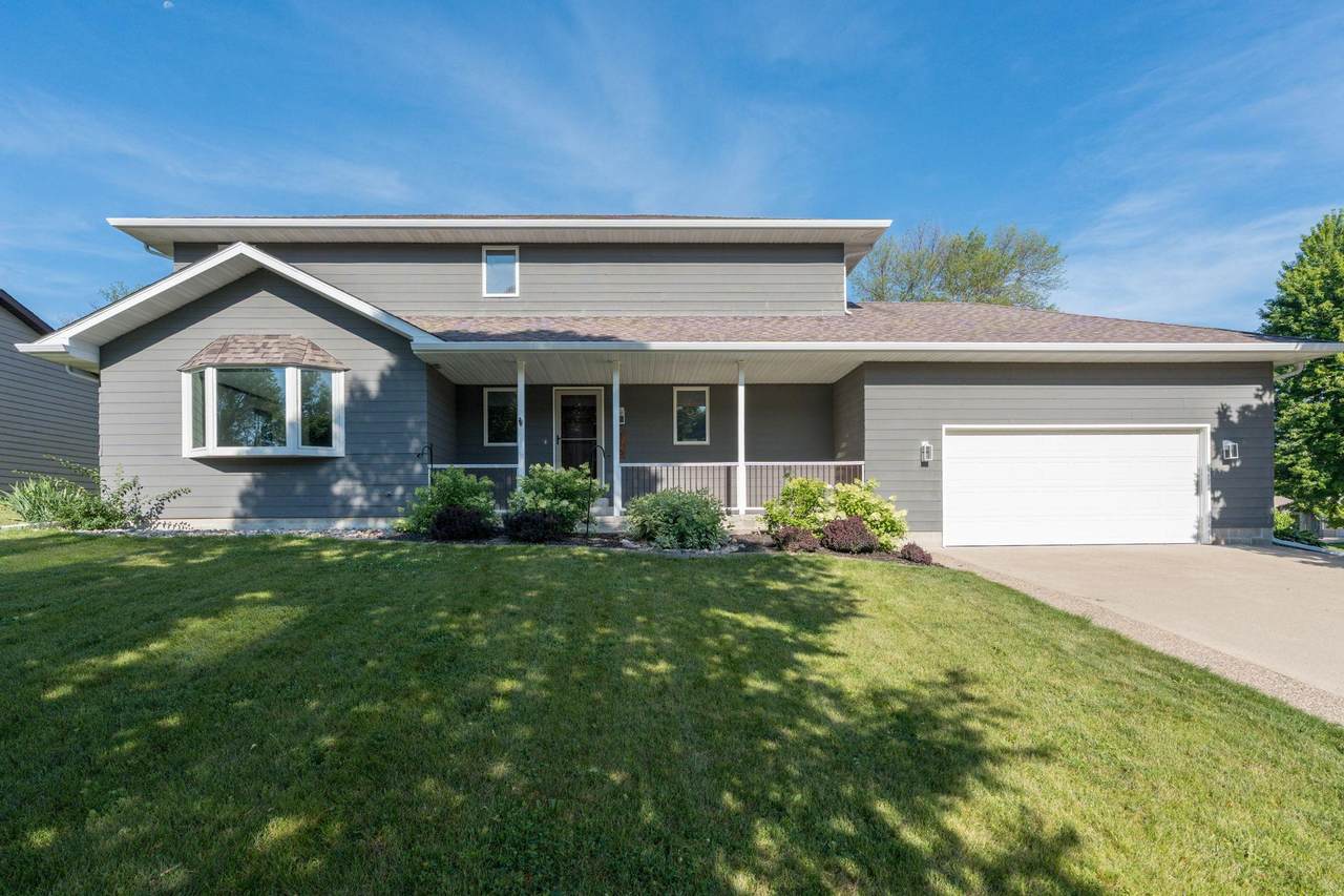 116 Piccadilly Avenue - Photo 1