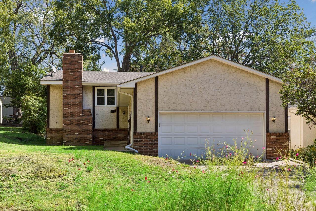 2215 Lincoln Street - Photo 1